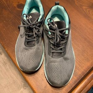 FILA Sneakers Woman’s size 10. Blue and Gray